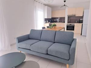 Magnifique T3 neuf, jardin, piscine, 5 de la mer