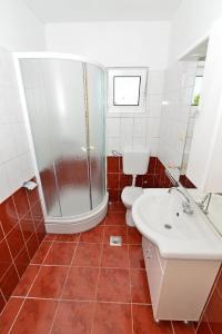 Ferienwohnung für 5 Personen ca 50 qm in Srima, Dalmatien Norddalmatien - b60460