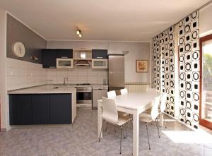 Ferienwohnung für 5 Personen ca 70 qm in Fažana-Surida, Istrien Istrische Riviera