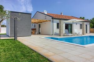 Ferienhaus mit Privatpool für 8 Personen ca 130 qm in Paradiž bei Vodnjan, Istrien Südküste von Istr 