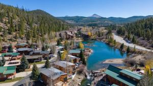 2BR Riverside Cabin Near Trails with Hot Tub Access