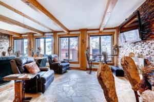 1BDR Condo with Stunning Décor Heart of Downtown