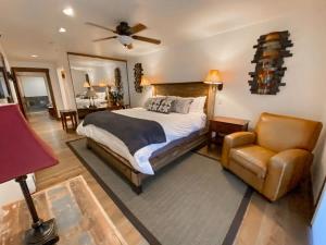 1BDR Ski In Out Condo Stunning Mountain Location