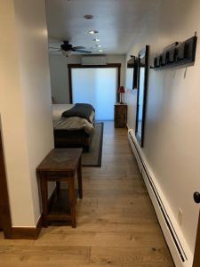 1BDR Ski In Out Condo Stunning Mountain Location