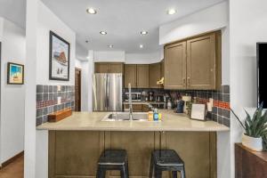 Gorgeous 1BR Steps From Lifts with Private Hot Tub