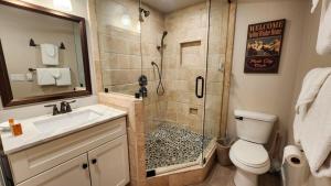 2BR Condo with Amazing Locale Minutes from Slopes