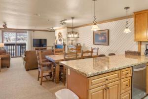 2BR Condo with Amazing Locale Minutes from Slopes