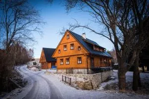 Roubenka u sjezdovky - Bělá pod Pradědem – Filipovice - بيلا بود براديديم