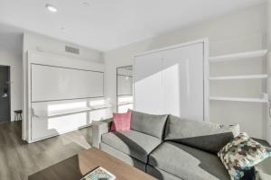 Modern Ski in Ski out Canyons Village Studio