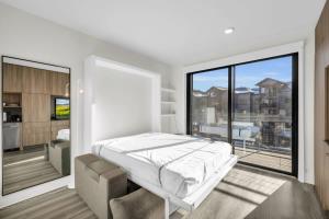 Modern Ski in Ski out Canyons Village Studio