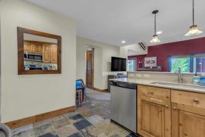 Ski In Ski Out 3BR Steps from Ski Resort