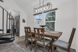 Downtown 2BD Retreat-Walk Everywhere