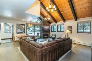 North Lake Tahoe Cabin and Hot Tub - Alpine Meadows