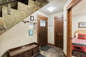 Northstar Ski in Ski out 2BR Condo