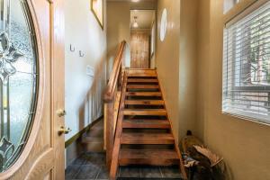 Classic 3BD Tahoe Cabin with Hot Tub