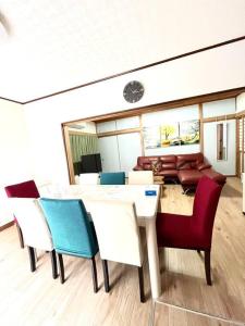 源泉かけ流し温泉付き貸し切り別荘白浜観光に最適の立地14名宿泊可能