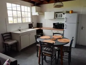 la maisonnette à 1200 m de la mer - 阿贡库坦维尔