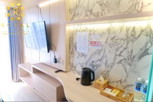 Royal Suites Studio 38QZ - Citra Plaza Nagoya Apartment