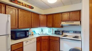 Mt Green 1-B01 Brought to you by GetAway Vacations