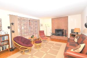 Castle View - Wifi, Pet Friendly, Screen Porch, Game Room, Grill, Family Friendly, Kid Friendly, Fireplace