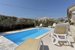Ferienhaus mit Privatpool für 5 Personen ca 70 qm in Rakalj, Istrien Bucht von Raša