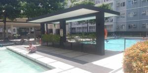 Trees Residences 1 Bedroom with Netflix and Bluetootth Karaoke Speaker with 2 mini Microphone