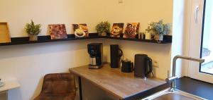 JanPartment - geräumig - W-LAN - Natur - Garten - Entspannung - zentral - 10 Min WV-Werk - Carport - 24h CheckIn