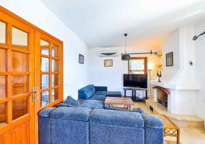 Yarımada Deniz Manzaralı Suit Cindy