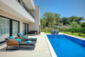 Ferienhaus mit Privatpool für 8 Personen ca 250 qm in Brodarica, Dalmatien Norddalmatien