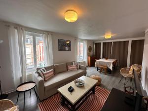 Appartements Large Apartment in City Center : photos des chambres