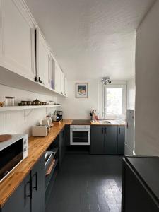 Appartements Large Apartment in City Center : photos des chambres