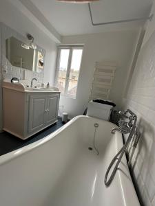 Appartements Large Apartment in City Center : photos des chambres