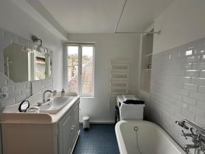 Appartements Large Apartment in City Center : photos des chambres