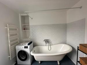 Appartements Large Apartment in City Center : photos des chambres