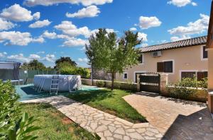 Ferienhaus mit Privatpool für 6 Personen ca 55 qm in Galižana, Istrien Istrische Riviera 