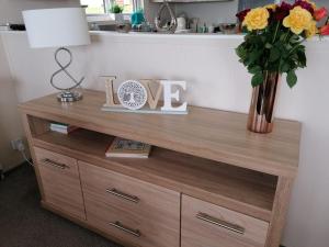 3-Bed Lodge with SeaView-Fireplace-Garden-FreeP