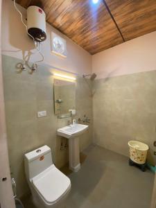 Bhagirathi Resort by Aikyam