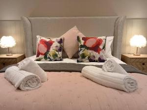 Apartment 2 Old Conservative Club in Historic Town - Pass the Keys