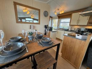Millfields Holiday Park - The Balmoral - Coastal Caravan Breaks