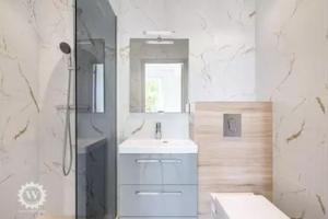 Bright, newly renovated apartment