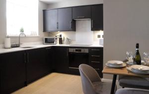 Apartment 3 Old Conservative Club in Historic Town - Pass the Keys