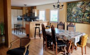 Appartement lumineux, 80m2, au calme, 10mn à pieds de la plage