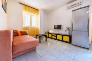Ferienwohnung für 5 Personen ca 50 qm in Srima, Dalmatien Norddalmatien - b60471 