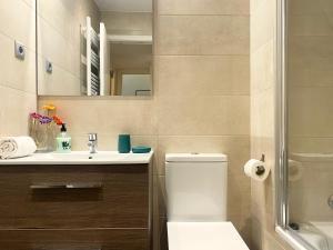 Comfortable apartment, 3 bedrooms with AC Camp Nou