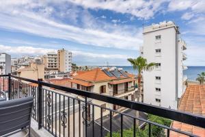 Must Stay - Finikoudes Seaview