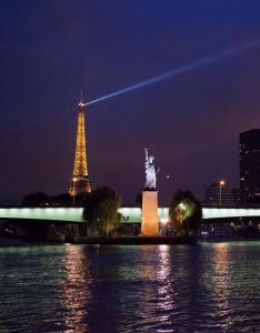 Appartements Loft 5 places with view on Eiffel Tower : photos des chambres