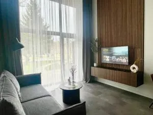 ALBATROSS LOFT STUDIO 54 apartamenti pie jūras ar terasi - Ķesterciems