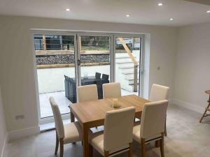 Coastal cottage on a bridle path in Lilliput- Sandbanks