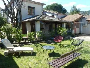 CHEZ SUZETTE- GITE 3 CLES - - Labégude