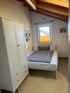 Spacy 3 Bedroom plus Sleeping couch Apartment Work&Travel close to Heidelberg